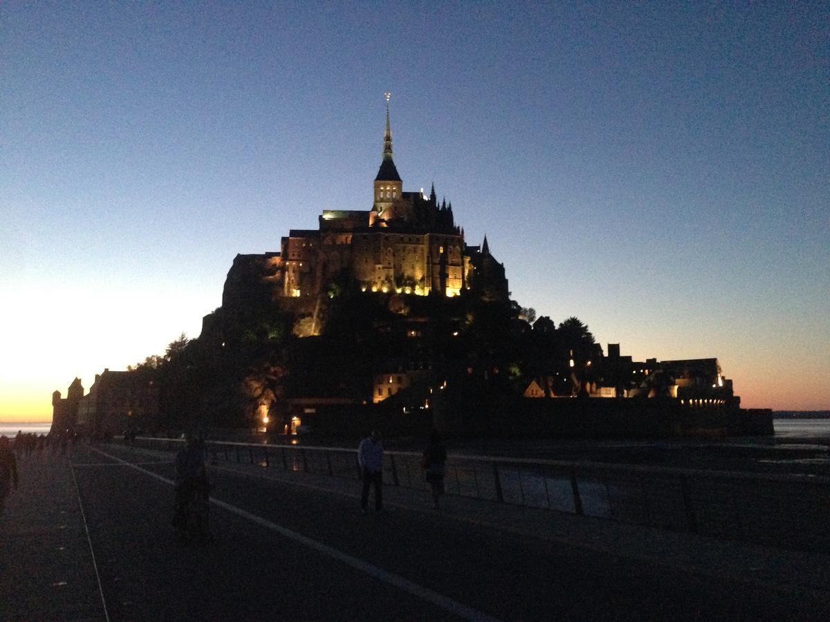 Mont B&B Pontorson Bagian luar foto
